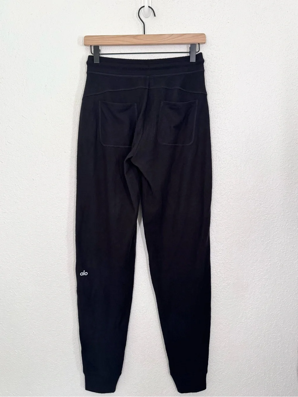 ALO Yoga AloLux Soho Jogger Sweatpants in Black Size XS